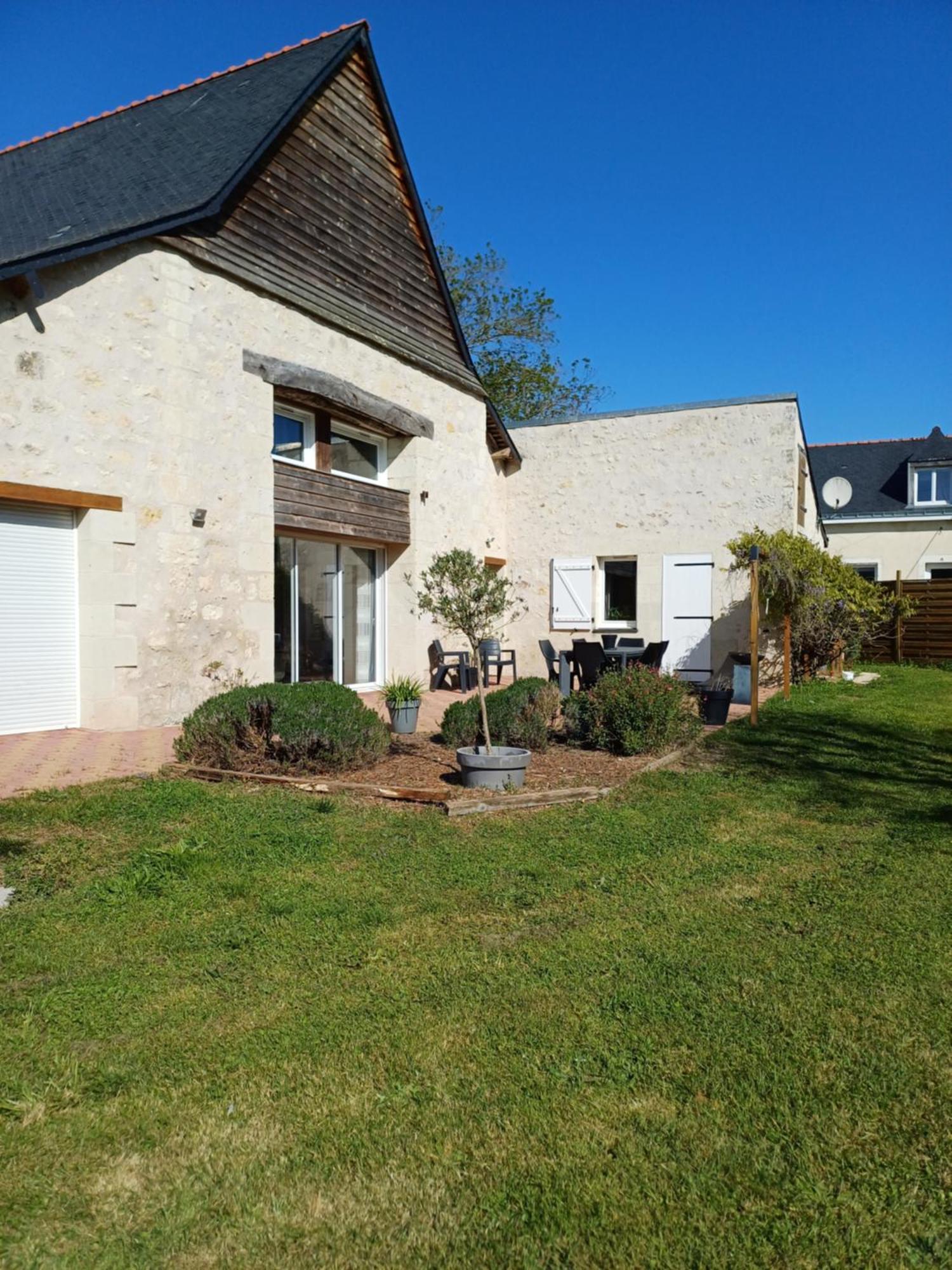 Bed and Breakfast La Grange Des Roisnes Longué Esterno foto